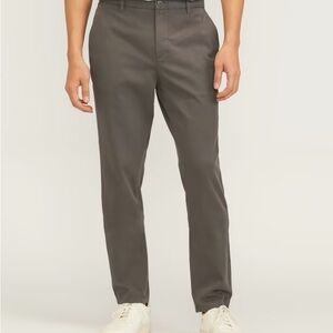 Everlane The Performance Chino | Uniform
Slate Grey